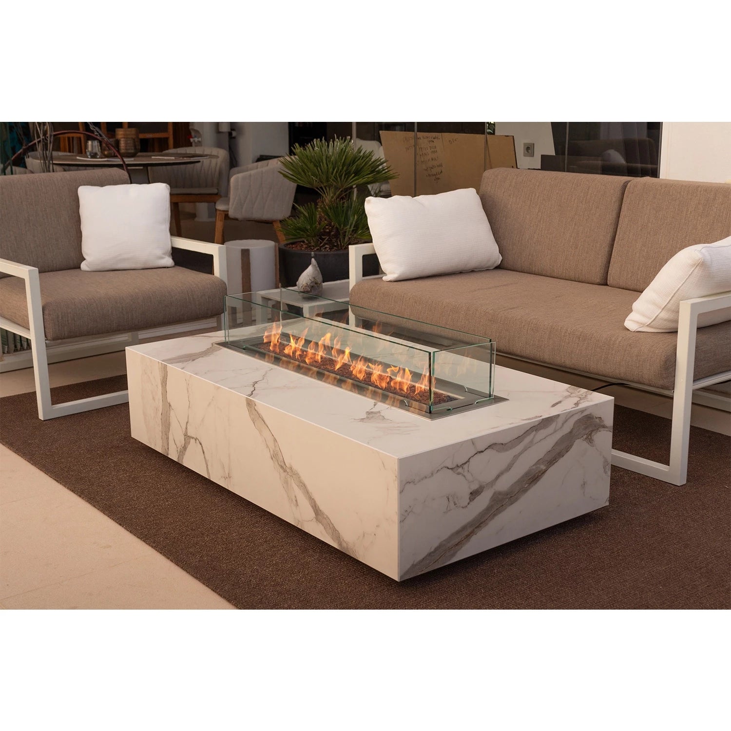 table basse avec cheminée au bioéthanol