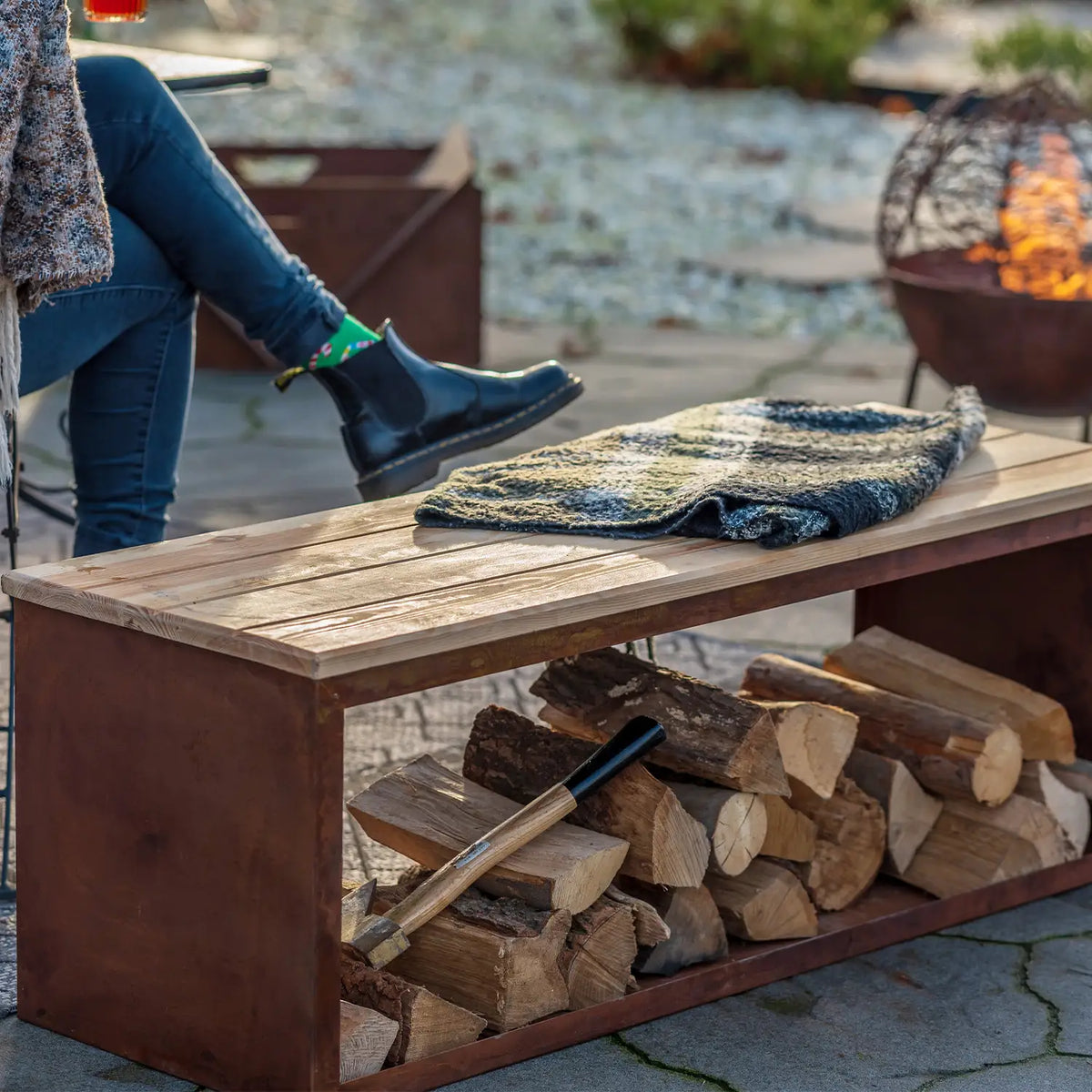 Banc avec Stockage de Bois en Acier Corten