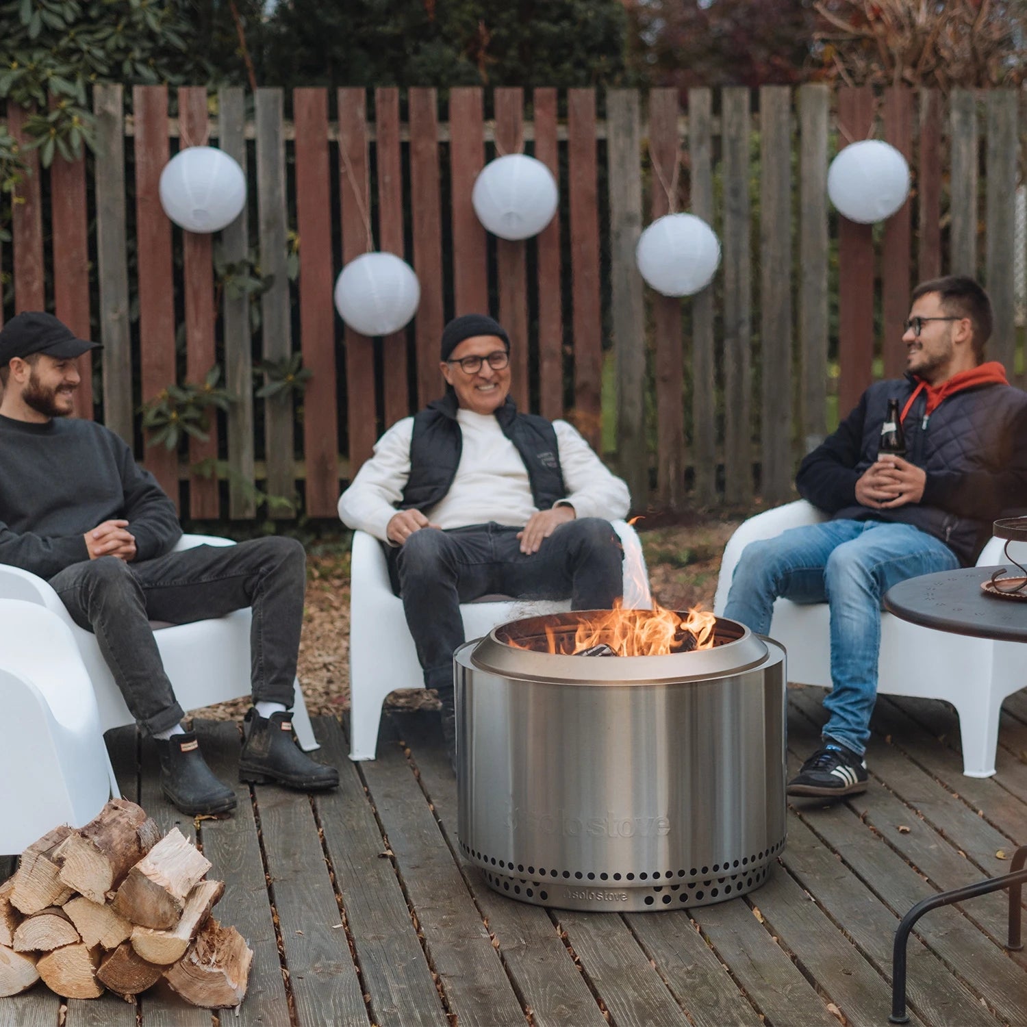 Brasero sans fumée Yukon + Stand 2.0 : vivez la magie d’un feu de bois sans contrainte, pour des instants cosy en toute simplicité.