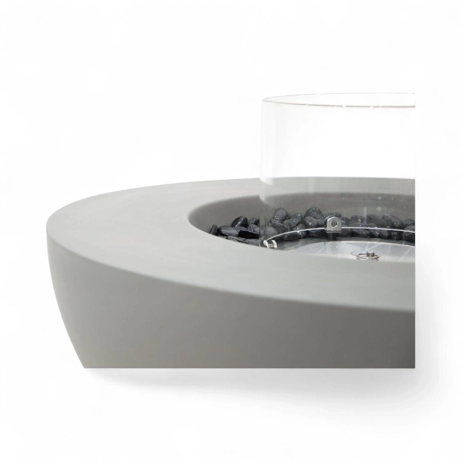 La table cheminée bioéthanol ROCA – gris espace, pour une ambiance raffinée et conviviale dans votre intérieur.